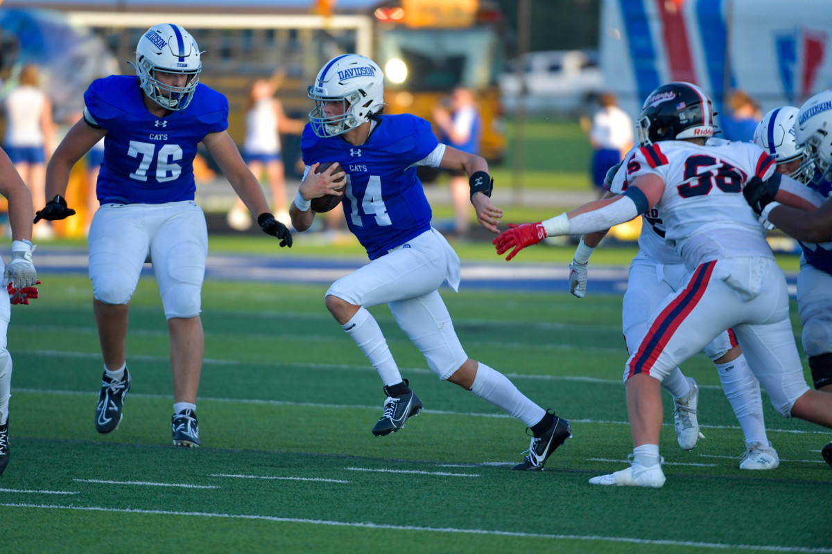 Johnny DiBlasio runs the ball for Hilliard Davidson (photo courtesy of the DiBlasio family)